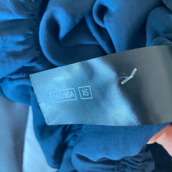 Cute shirt. Can be worn in many seasons. - Picture 2 of 3